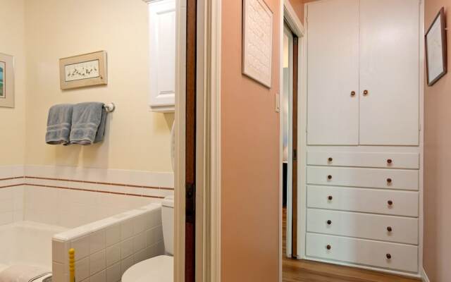 3772 Ventura - 1 Bedroom Duplex