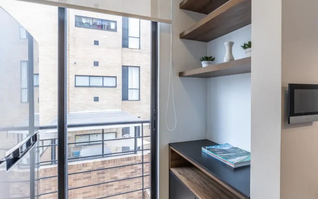 w Splendid Loft in Santa Ana