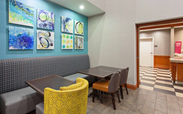 Hampton Inn & Suites Clovis-Airport North