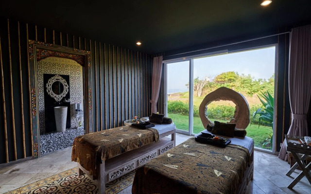 The Royal Purnama Art Suites & Villas