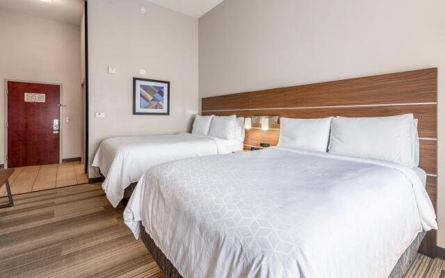 Holiday Inn Express Hotel and Suites Statesville by IHG