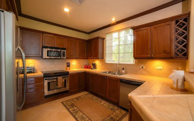 Bay Residence 9F 3 bdr 2 Bath