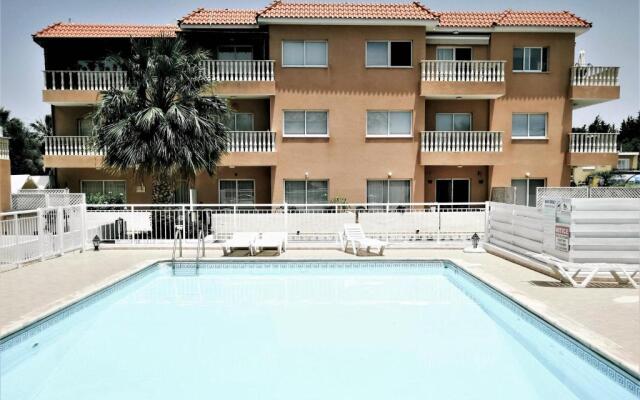 Apartment Walnut103 with Pool