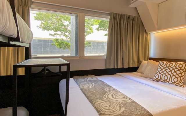 ST Signature Bugis Beach, DAYUSE, 8-9 hours: check in 8AM or 11AM – Guest Rooms – Singapore