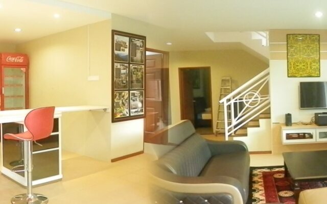 Eight Mentigi Guest House