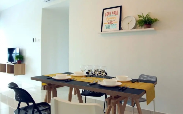 The Raffles Suites by Stayshare Homes