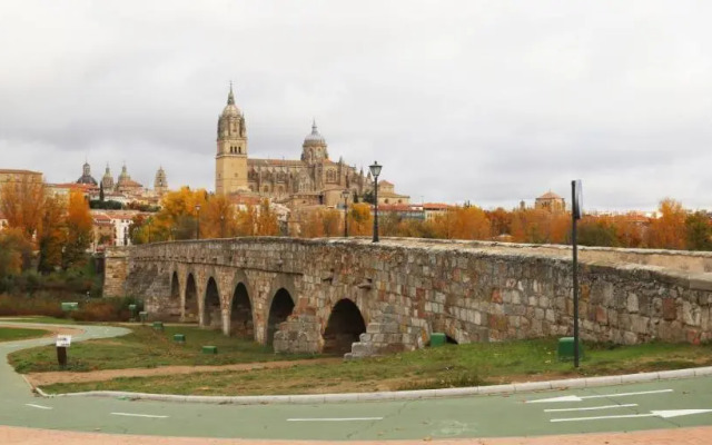 Apartamento Turistico Puente Romano P3 BAJO - B