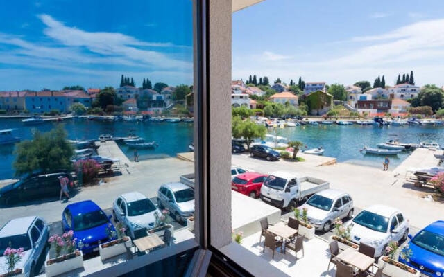 Hotel Petrcane