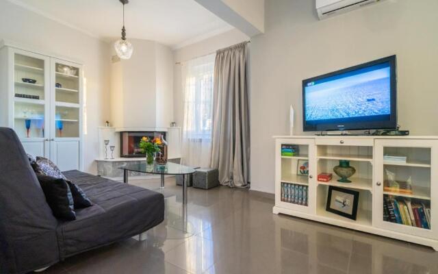 Fontana Luxury Villa Salakos With Pool Near Beach