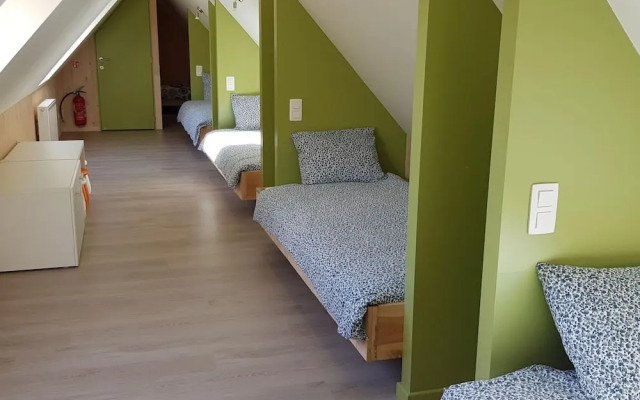 Mansion in Roesbrugge With Garden