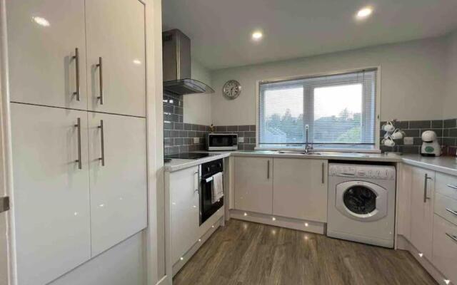 Modern 2 Bed Apartment