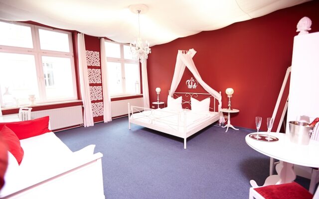 LaLeLu Hostel