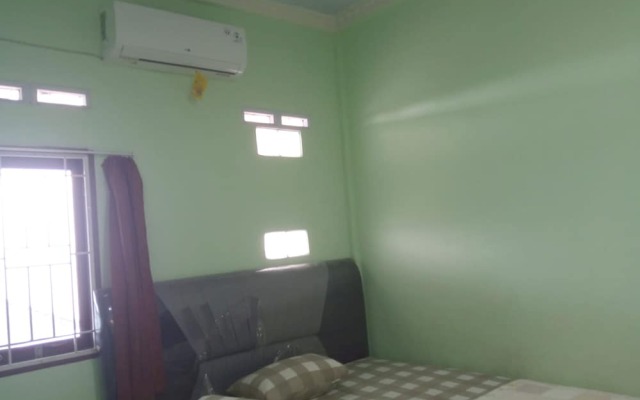 OYO 93635 Rumah Singgah Cemara Syariah