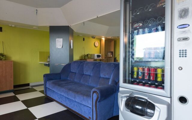 Lemon Hotel - Mery sur Oise/Cergy