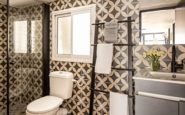Artsy Nest in Haifa CTR by Sea N' Rent