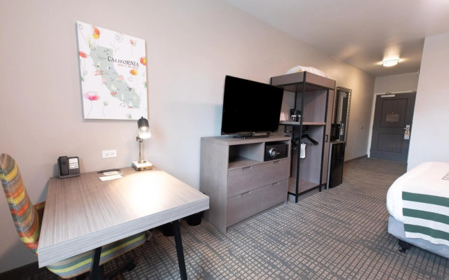 Oxford Suites Paso Robles