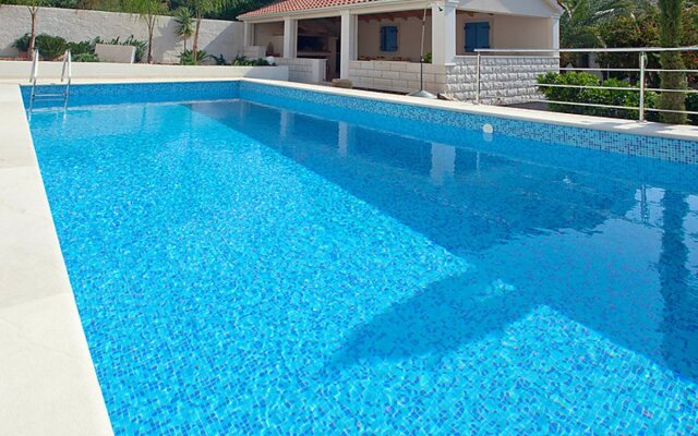 Villa 2 Pools 17544