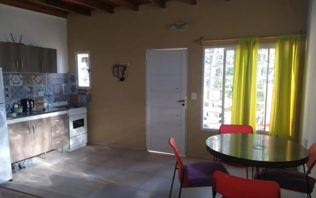 rojo 2 cuadras del mar