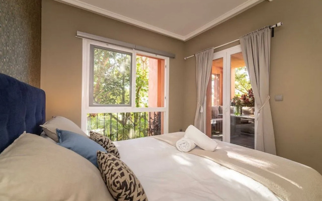 Chic Oasis on the Coast