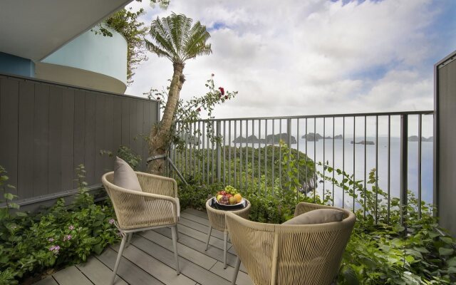 Flamingo Premium Cat Ba Beach Resort Hotel