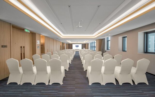 Holiday Inn Express Rongcheng Science And Technolo by IHG