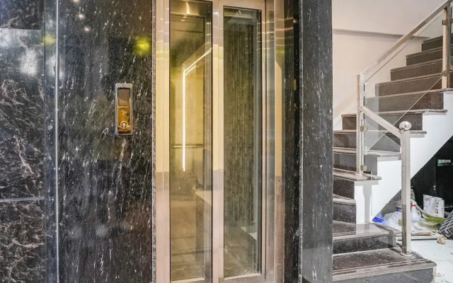 Fabhotel Peralz