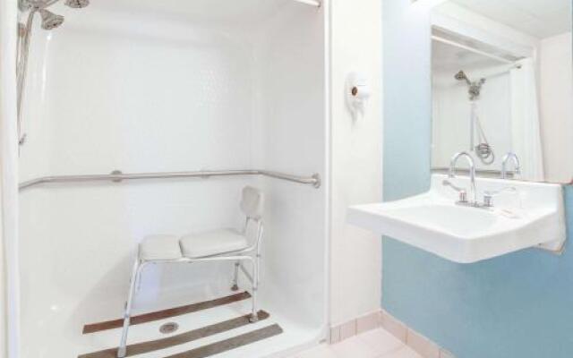 Super 8 Springfield/Battlefield