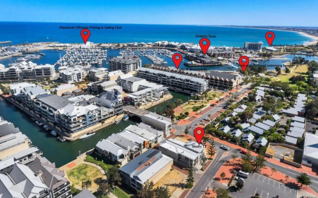 Studio 11 Mandurah Marina