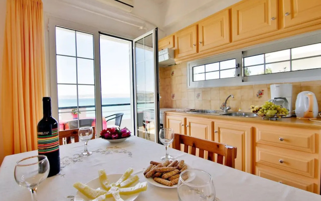 Isadora Apartments