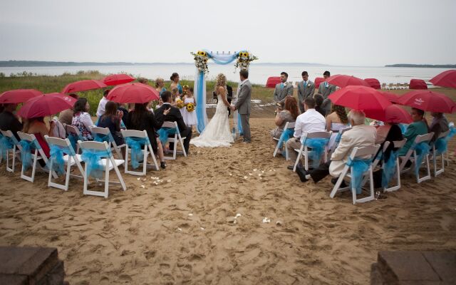 Cherry Tree Inn & Suites