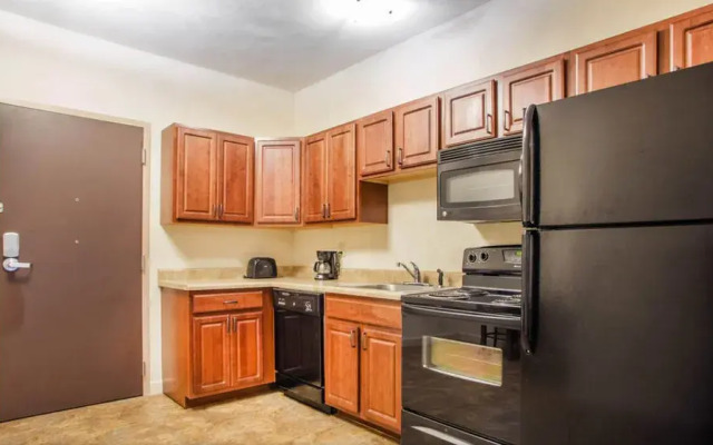 O'Fallon Suites Hotel