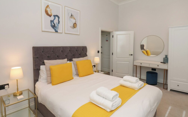 The Salisbury Apartment 104