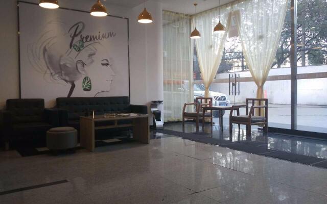 7 Days Premium Xi‘an Railway Station Central Plaza Airport Shuttle Bus Station