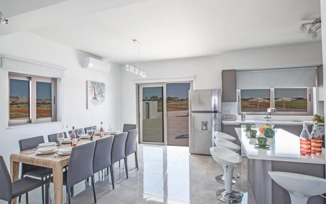 Villa Sienna AQ Ga98