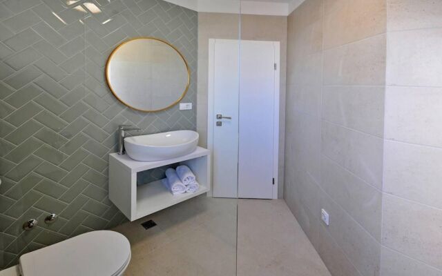 Villa Iva With sea View and Pool