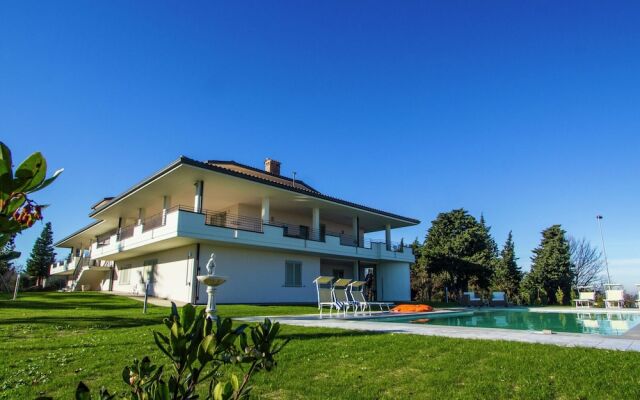 Sunny Stay in Tavullia Hills