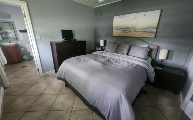 Paradise Cove at Lemon Bay