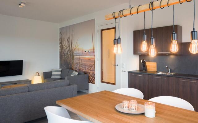 Modern Apartment 3 Bath Rooms, Close to Lake Veere