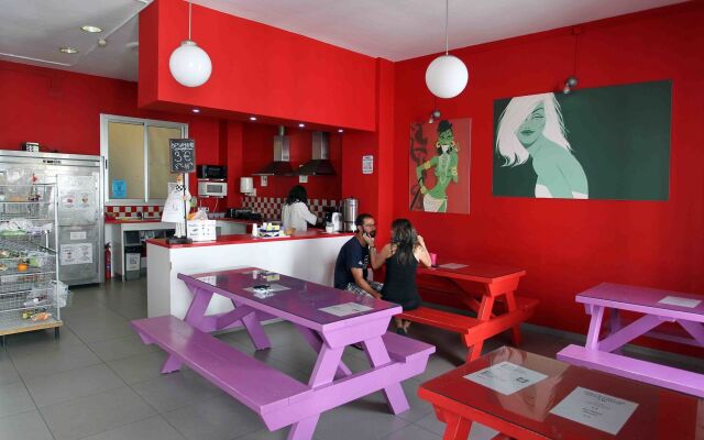 Red Nest Hostel