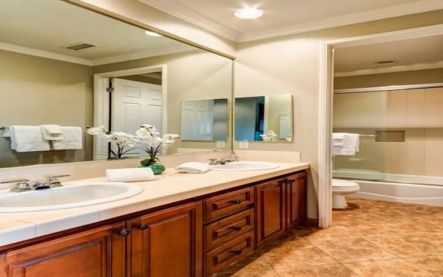 Palm Grove by AvantStay | 15mins From Coachella - Desert Villa - Sleeps 14