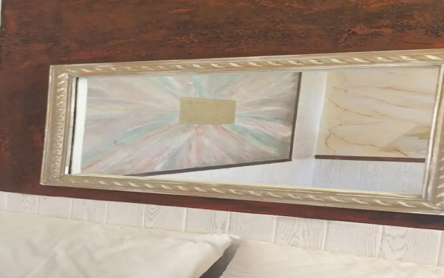 Room in Guest Room - Sun Shine Senior Suite Full View