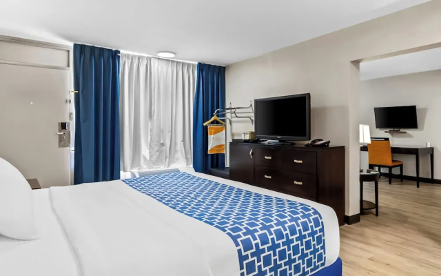 Suburban Studios Orange Park - Jacksonville near Naval Air Station