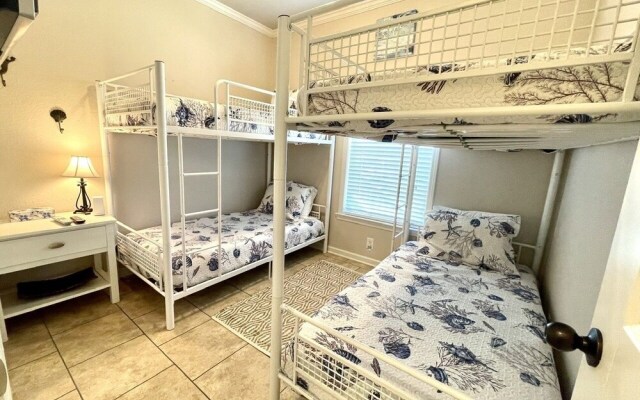 Mermaid Mansion 3 Bedroom Home by Redawning