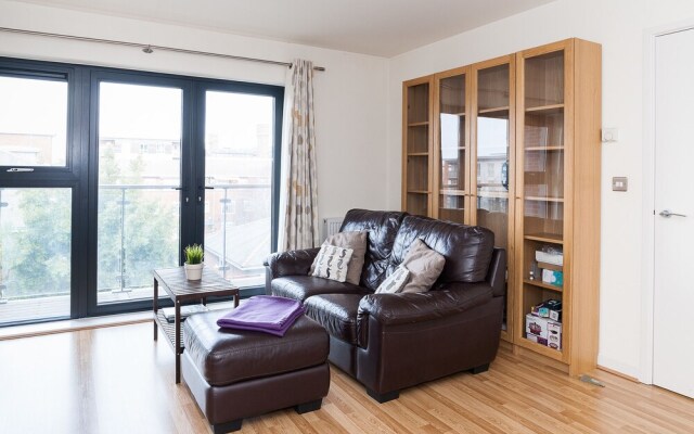 Fantastic 2BR Flat in East London
