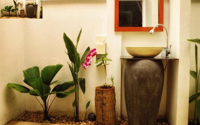 Moonlight Inn Boutique