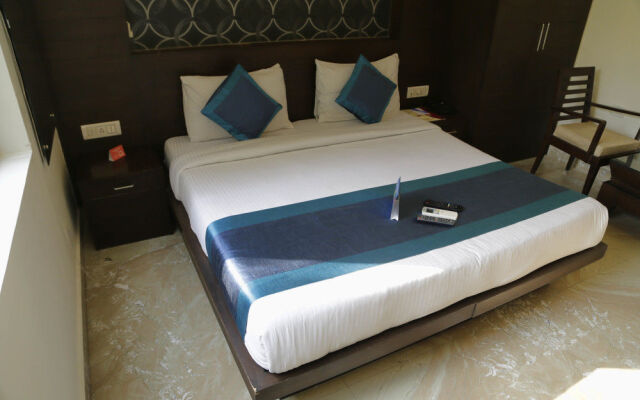 FabHotel Karol Bagh Main Market