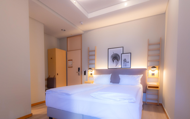 Hotel Bleibtreu Berlin by Golden Tulip