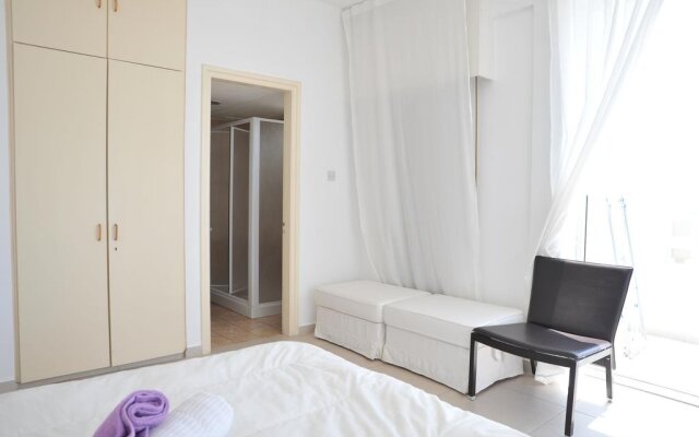 Gulf Palace Apartments