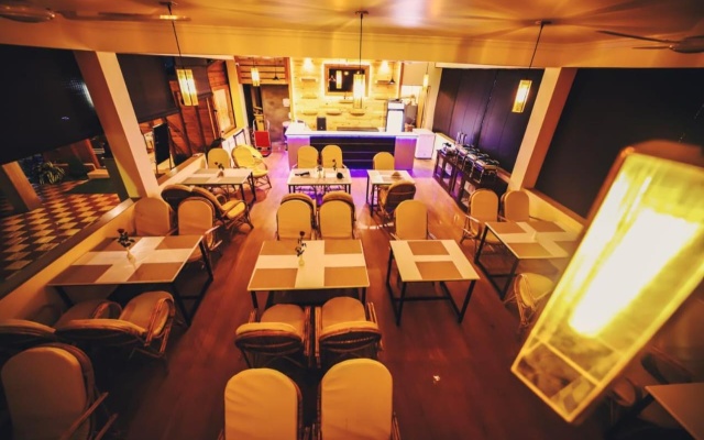 Grand Vatika Resort
