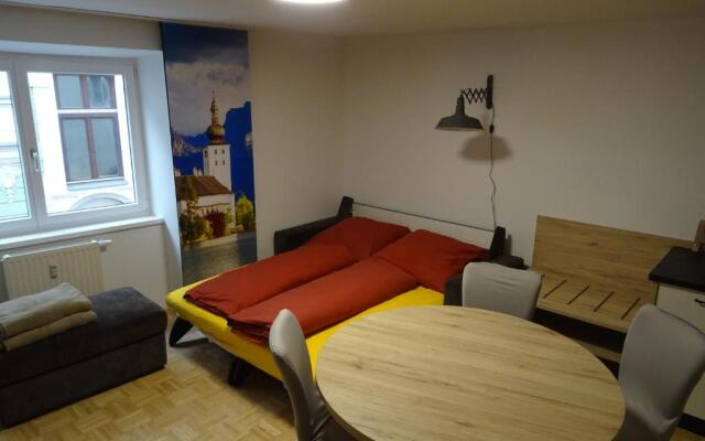 Modern Apartment, Full Kitchen, for 6